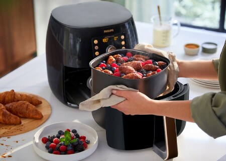 Smart chef programs for popular dishes, Airfryer with rapid technology