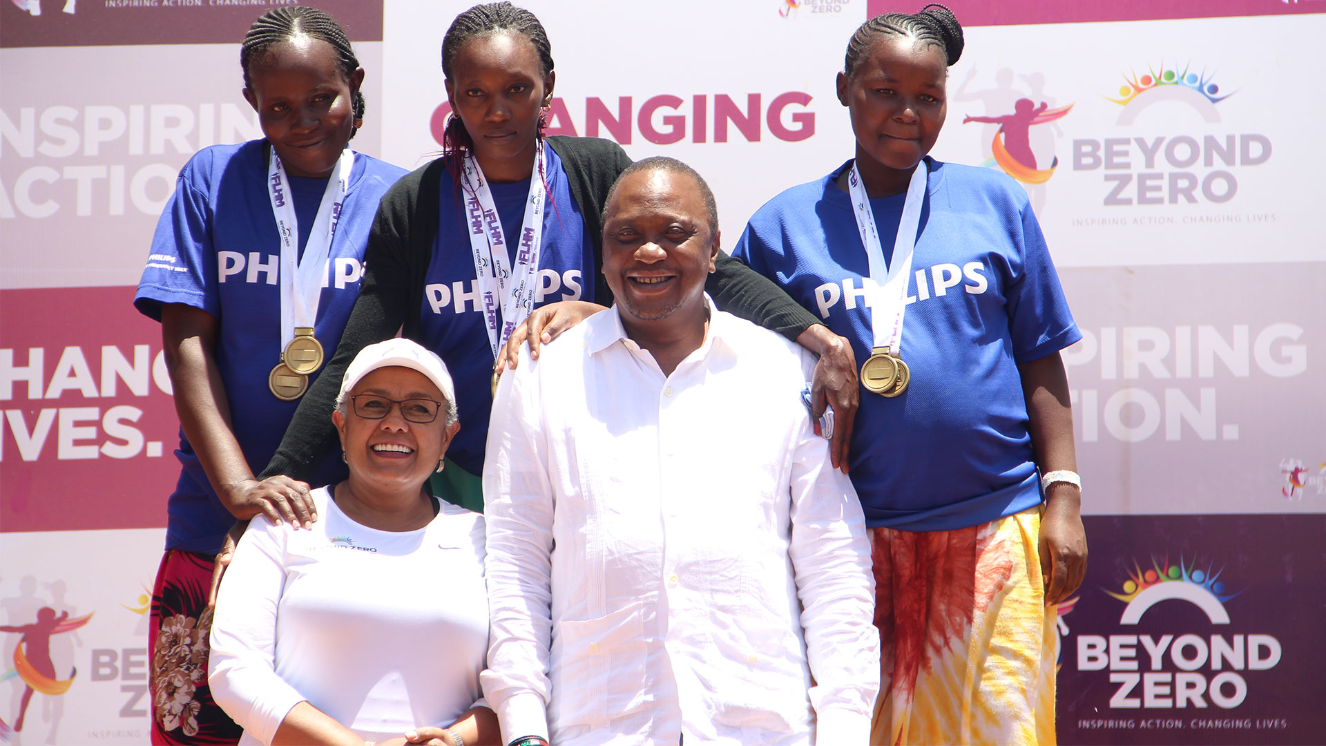 Download image (.jpg) President Kenyatta & FL of Kenya with winners of Lumify Pregnancy Walk (opens in a new window)